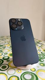 iPhone 15 Pro 256GB con accessori e ricambi