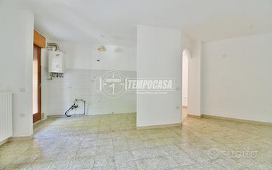 APPARTAMENTO RISTRUTTURATO 3 CAMERE 2 BAGNI E GARA