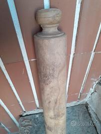 Antico mattarello in legno
