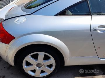 PARAFANGO POST. DX. AUDI TT «8N3» (1999)
