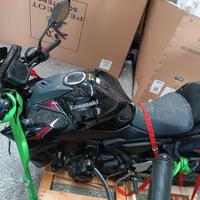 SMEMBRO KAWASAKI Z 650 2025 - 3600KM