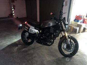 Benelli leoncino 800 trail grigio