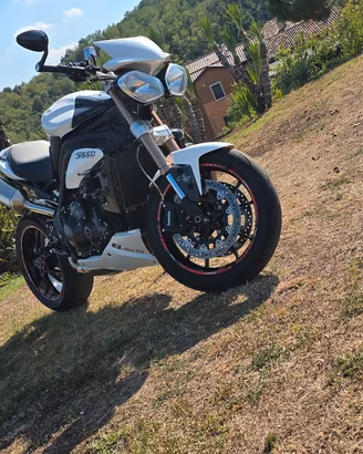 Triumph Speed Triple 1050