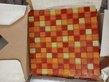 Mosaico vetroso su rete