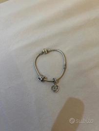 Bracciale Pandora moments con chiusura a barile
