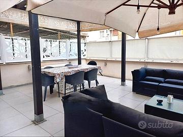 Ostia Centro delizioso e terrazzato appartamento 