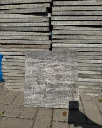 Piastrelle Grigie Da Giardino