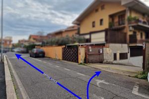 Ciampino, ampio box soppalcabile mq. 40