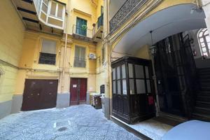 5 LOCALI A NAPOLI
