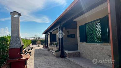 VILLA SINGOLA A MANFREDONIA