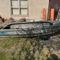 Barca trimarano crestliner 360