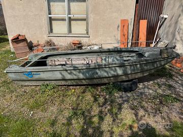 Barca trimarano crestliner 360