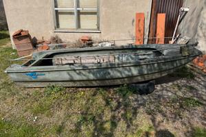 Barca trimarano crestliner 360