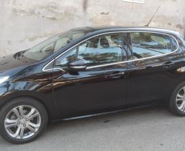 Peugeot 208 - 2013