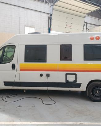Camper Furgonato Peugeot Boxer 2.2 - Usato (2024)