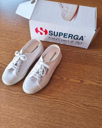 Scarpe superga