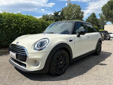 MINI Cooper D 1.5 5 porte AUT - NAVI - LED - BT