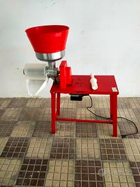 Macchina passa pomodoro 