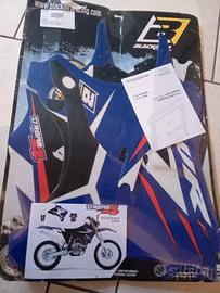 Kit adesivi + porta numero UFO.