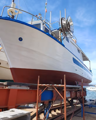 Barca da pesca ( Quota tonno rosso e quota spada )