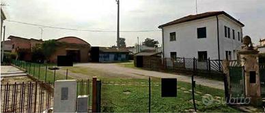 Immobile in asta di 466 m² con 1 locale a Lendinar