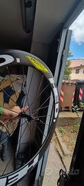 ruota in carbonio bici da corsa 