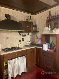 Cucina angolare in legno massello