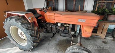 Trattore agricolo Fiat 420