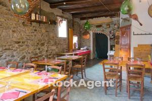 Attività / Licenza di 125 m² con 4 locali a Exille