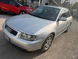 AUDI A3 BENZINA/GPL 1.6 cat 5p. Ambiente Belliss