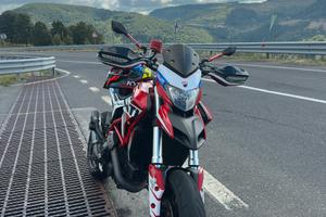 Ducati hypermotard 821