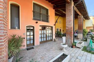 3 LOCALI A CREMA