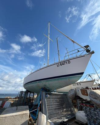 Barca a Vela con Motore ausiliario