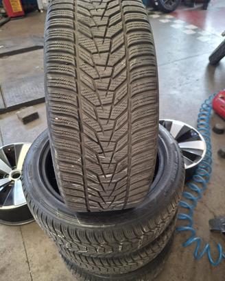 Gomme invernali HANKOOK 235/45/R18