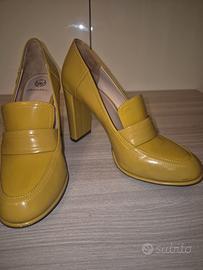 Scarpe gialle in pelle vera con tacco alto