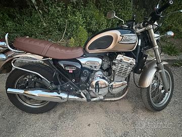 Triumph Thunderbird 900 NO Bonneville