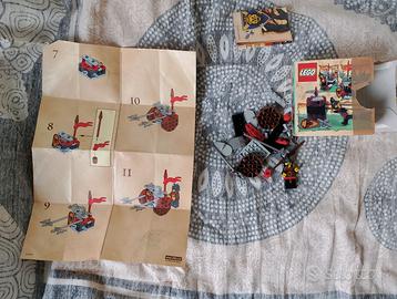 LEGO Knights' Kingdom 4806 - Axe Cart (2000)