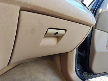 Cassetto portaoggetti BMW X3 del 2008