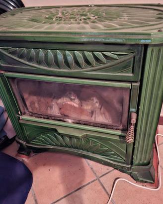 STUFA A LEGNA VINTAGE DEVILLE IN GHISA E CERAMICA