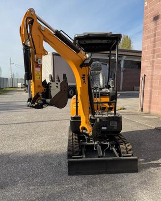 MINIESCAVATORE JPC HT18