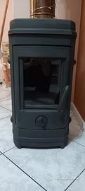 stufa a legna invcta..400 € trattabile 
