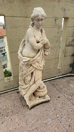 Statua in polvere  di marmo 