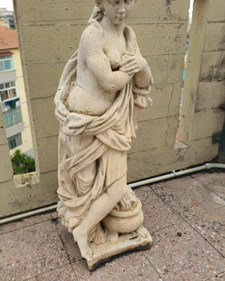 Statua in polvere  di marmo 