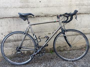 Bicicletta corsa Nevi in titanio