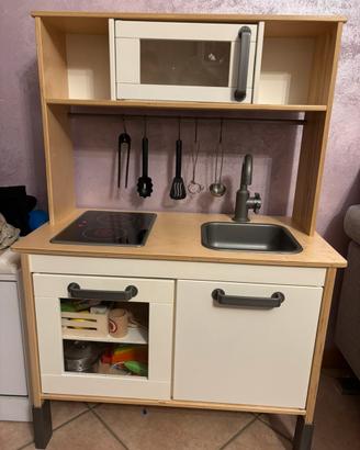 Cucina gioco Ikea completa di set gioco in legno