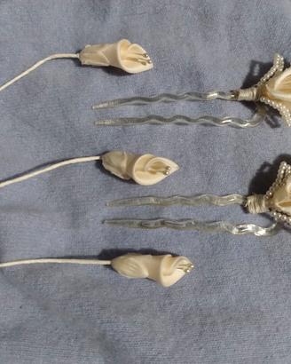 Forcine e fiori calle con perline per acconciatura