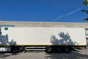 Semirimorchio 3 asse con sponda idraulica