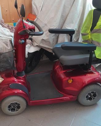 Scooter elettrico per anziani e disabili