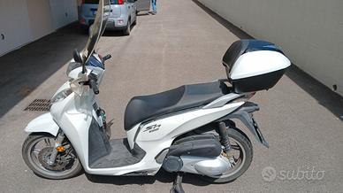 Scooter Honda SH300i anno 2016