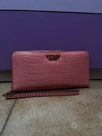 Portafoglio/ pochette guess